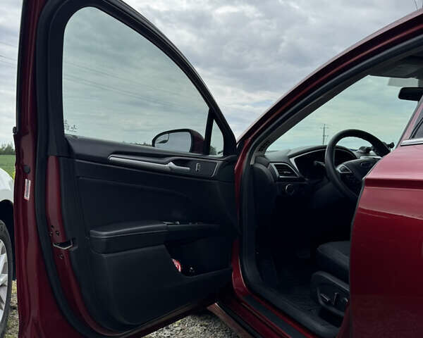 Красный Форд Фьюжн, объемом двигателя 1.5 л и пробегом 140 тыс. км за 9700 $, фото 6 на Automoto.ua