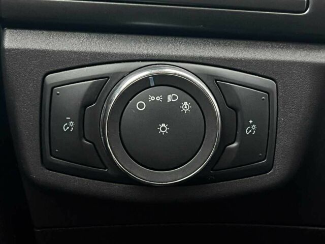 Красный Форд Фьюжн, объемом двигателя 2.5 л и пробегом 181 тыс. км за 11800 $, фото 15 на Automoto.ua