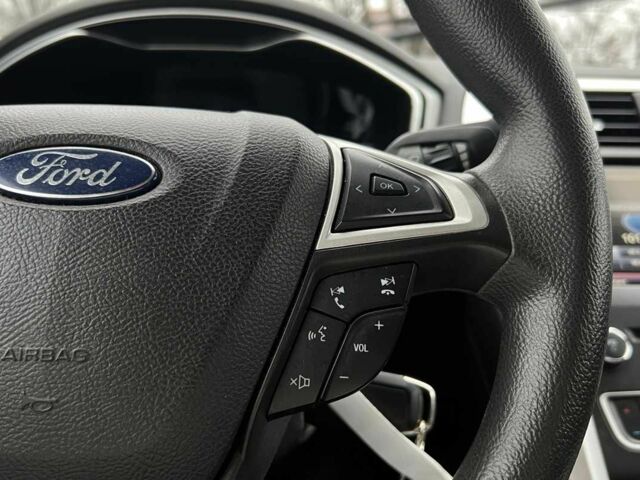 Красный Форд Фьюжн, объемом двигателя 2.5 л и пробегом 181 тыс. км за 11800 $, фото 9 на Automoto.ua