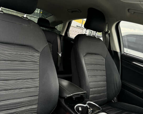 Красный Форд Фьюжн, объемом двигателя 1.5 л и пробегом 140 тыс. км за 9700 $, фото 1 на Automoto.ua