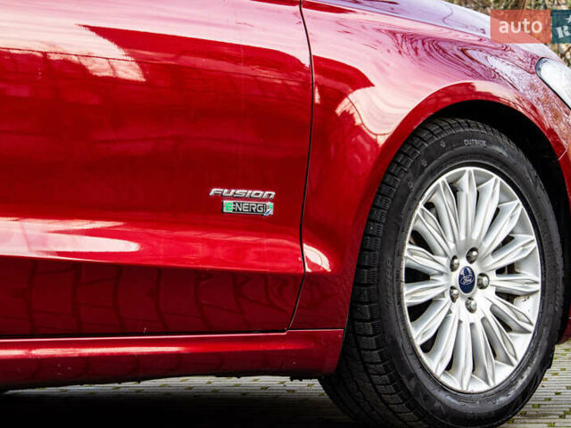 Красный Форд Фьюжн, объемом двигателя 2 л и пробегом 94 тыс. км за 14900 $, фото 18 на Automoto.ua