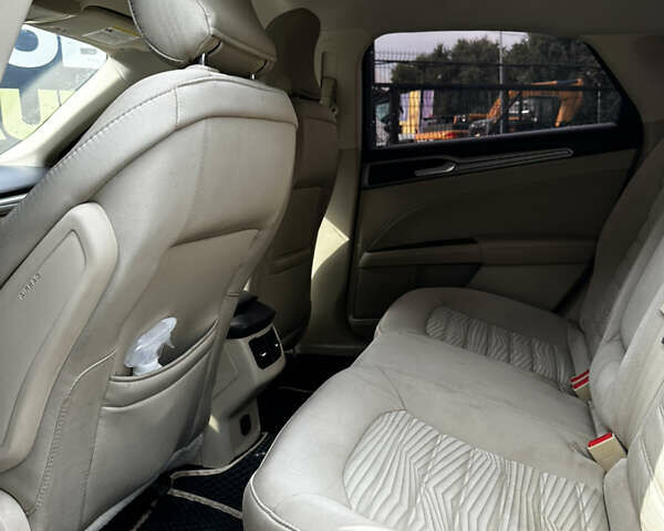 Красный Форд Фьюжн, объемом двигателя 2.49 л и пробегом 150 тыс. км за 8800 $, фото 11 на Automoto.ua