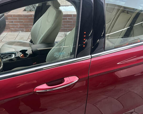 Красный Форд Фьюжн, объемом двигателя 2 л и пробегом 96 тыс. км за 13000 $, фото 11 на Automoto.ua