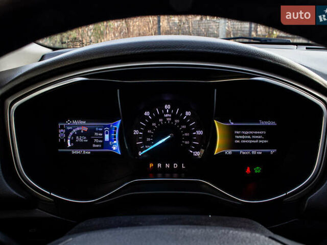 Красный Форд Фьюжн, объемом двигателя 2 л и пробегом 94 тыс. км за 14900 $, фото 2 на Automoto.ua