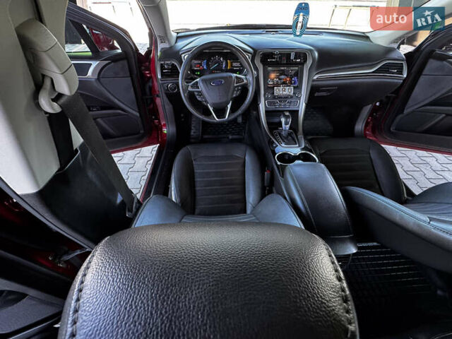 Красный Форд Фьюжн, объемом двигателя 2 л и пробегом 180 тыс. км за 12500 $, фото 10 на Automoto.ua