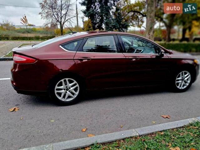 Красный Форд Фьюжн, объемом двигателя 2.5 л и пробегом 191 тыс. км за 8990 $, фото 2 на Automoto.ua