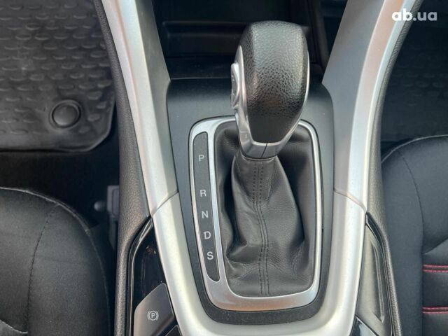 Форд Фьюжн 2015 в Львове на Automoto.ua Красный Форд Фьюжн, объемом двигателя 1.5 л и пробегом 80 тыс. км за 7800 $, фото 29 на Automoto.ua