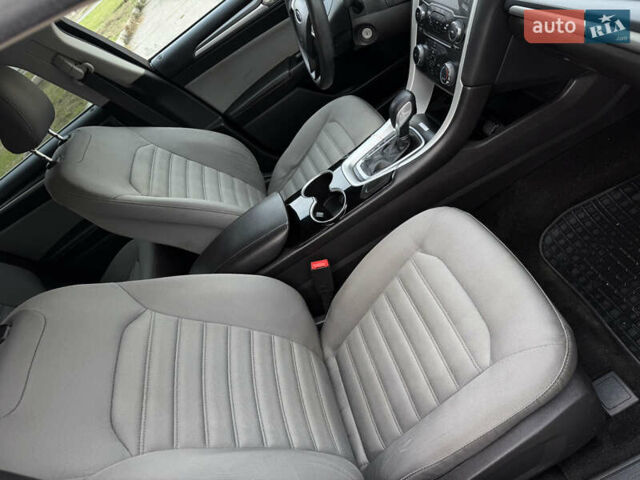 Красный Форд Фьюжн, объемом двигателя 2.5 л и пробегом 131 тыс. км за 8400 $, фото 15 на Automoto.ua