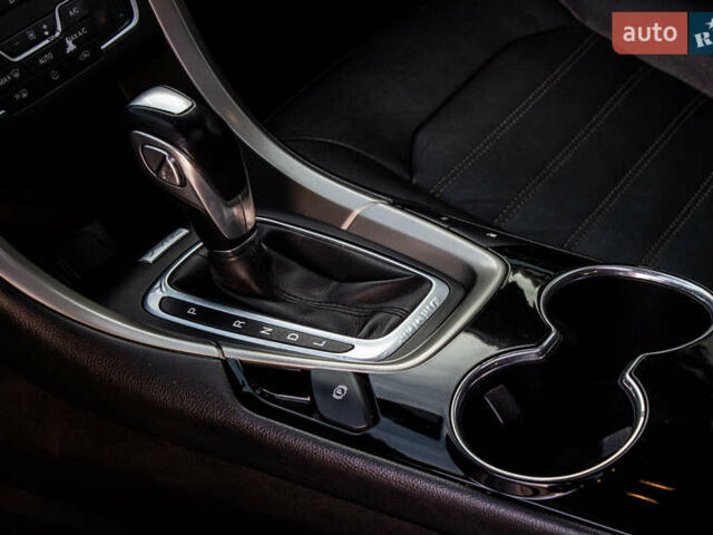 Красный Форд Фьюжн, объемом двигателя 2 л и пробегом 94 тыс. км за 14900 $, фото 46 на Automoto.ua