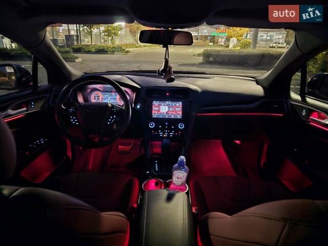 Форд Фьюжн 2015 в Киеве на Automoto.ua Красный Форд Фьюжн, объемом двигателя 2.49 л и пробегом 170 тыс. км за 15000 $, фото 17 на Automoto.ua