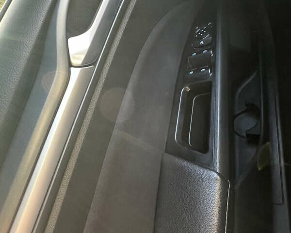 Красный Форд Фьюжн, объемом двигателя 1.5 л и пробегом 130 тыс. км за 8600 $, фото 20 на Automoto.ua