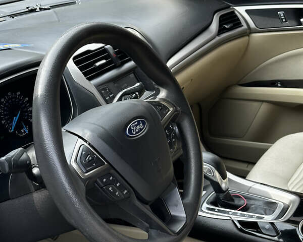 Красный Форд Фьюжн, объемом двигателя 2.49 л и пробегом 150 тыс. км за 8800 $, фото 6 на Automoto.ua