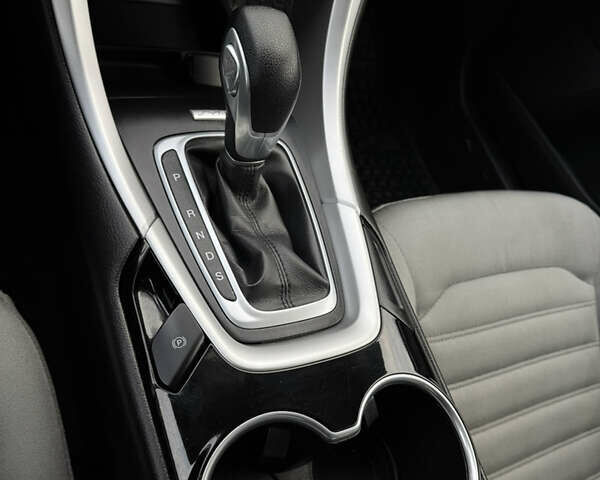 Красный Форд Фьюжн, объемом двигателя 2.5 л и пробегом 131 тыс. км за 8400 $, фото 26 на Automoto.ua