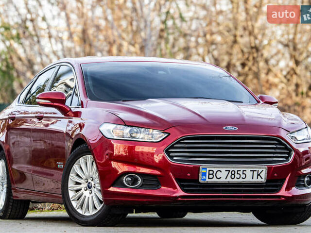 Красный Форд Фьюжн, объемом двигателя 2 л и пробегом 94 тыс. км за 14900 $, фото 1 на Automoto.ua