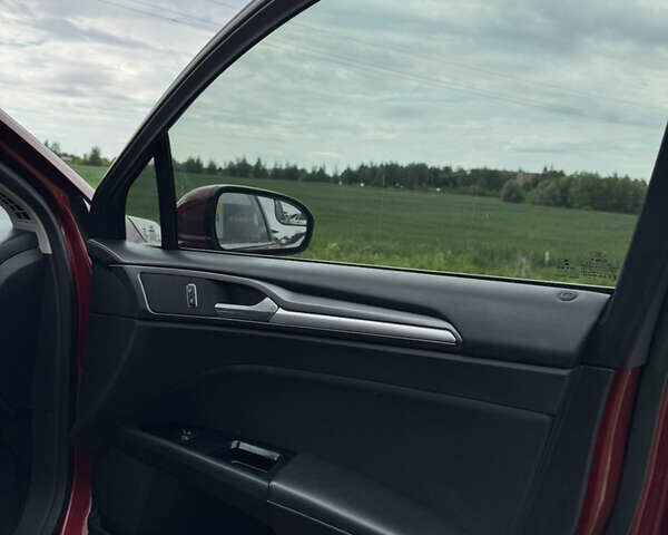 Красный Форд Фьюжн, объемом двигателя 1.5 л и пробегом 140 тыс. км за 9700 $, фото 2 на Automoto.ua