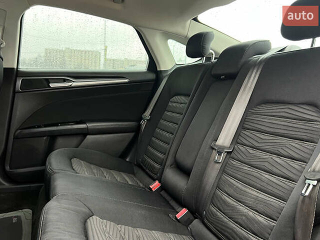 Красный Форд Фьюжн, объемом двигателя 2.49 л и пробегом 181 тыс. км за 11800 $, фото 18 на Automoto.ua