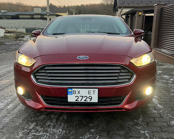 Красный Форд Фьюжн, объемом двигателя 2 л и пробегом 96 тыс. км за 13000 $, фото 4 на Automoto.ua