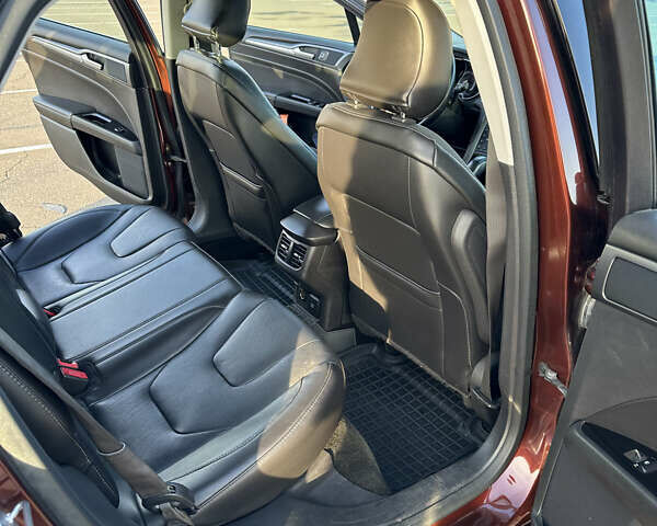 Червоний Форд Фьюжен, об'ємом двигуна 2 л та пробігом 125 тис. км за 13000 $, фото 10 на Automoto.ua