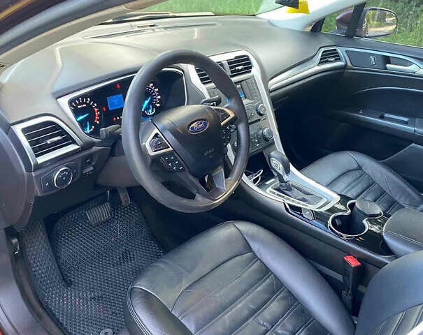 Красный Форд Фьюжн, объемом двигателя 2.49 л и пробегом 249 тыс. км за 8300 $, фото 8 на Automoto.ua