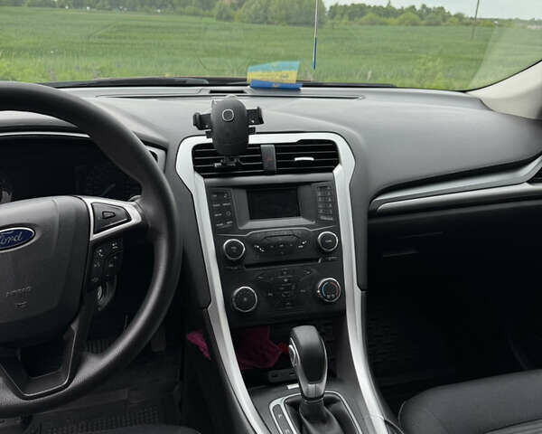 Красный Форд Фьюжн, объемом двигателя 1.5 л и пробегом 140 тыс. км за 9700 $, фото 7 на Automoto.ua