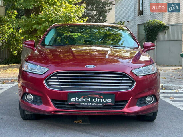 Красный Форд Фьюжн, объемом двигателя 2 л и пробегом 186 тыс. км за 13499 $, фото 4 на Automoto.ua