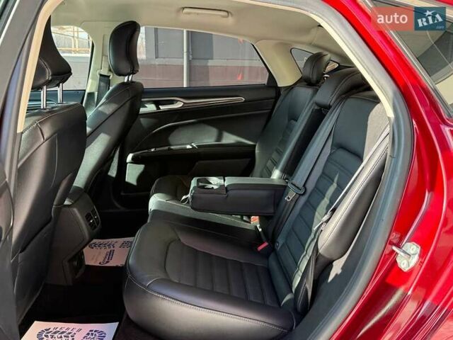 Красный Форд Фьюжн, объемом двигателя 2 л и пробегом 145 тыс. км за 14500 $, фото 16 на Automoto.ua