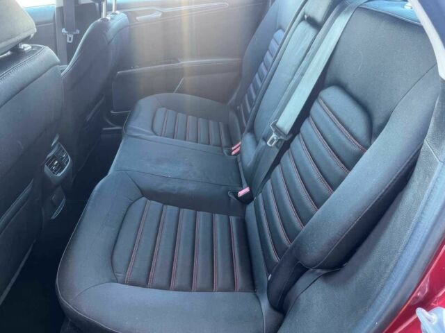 Красный Форд Фьюжн, объемом двигателя 1.5 л и пробегом 72 тыс. км за 5100 $, фото 8 на Automoto.ua