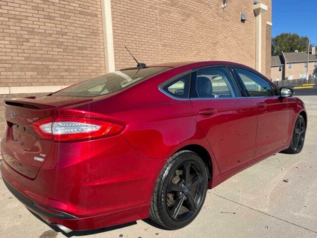 Красный Форд Фьюжн, объемом двигателя 1.5 л и пробегом 72 тыс. км за 5100 $, фото 3 на Automoto.ua