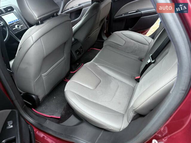 Форд Фьюжн 2016 в Киеве на Automoto.ua Красный Форд Фьюжн, объемом двигателя 2.69 л и пробегом 134 тыс. км за 11900 $, фото 22 на Automoto.ua