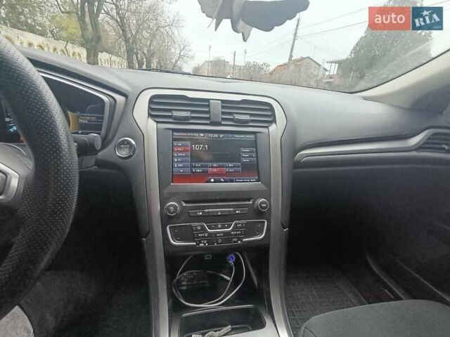 Красный Форд Фьюжн, объемом двигателя 1.5 л и пробегом 99 тыс. км за 11200 $, фото 11 на Automoto.ua