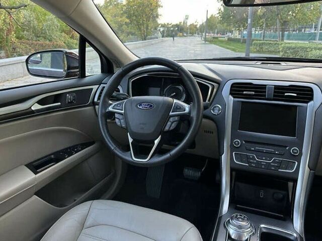 Красный Форд Фьюжн, объемом двигателя 2 л и пробегом 102 тыс. км за 10500 $, фото 10 на Automoto.ua