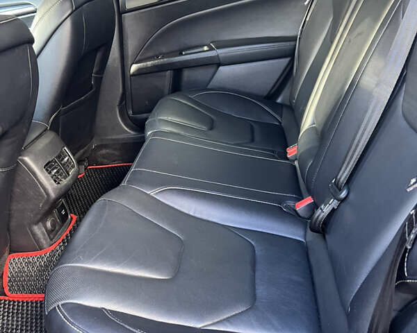 Красный Форд Фьюжн, объемом двигателя 2 л и пробегом 92 тыс. км за 17000 $, фото 46 на Automoto.ua