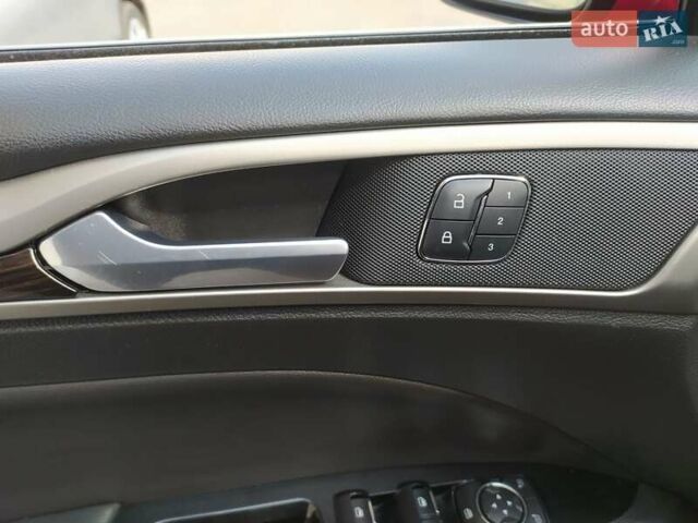 Красный Форд Фьюжн, объемом двигателя 1.5 л и пробегом 53 тыс. км за 11200 $, фото 6 на Automoto.ua