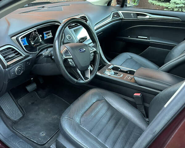 Красный Форд Фьюжн, объемом двигателя 2 л и пробегом 211 тыс. км за 13999 $, фото 13 на Automoto.ua