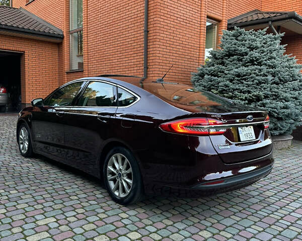 Красный Форд Фьюжн, объемом двигателя 2 л и пробегом 211 тыс. км за 12999 $, фото 3 на Automoto.ua