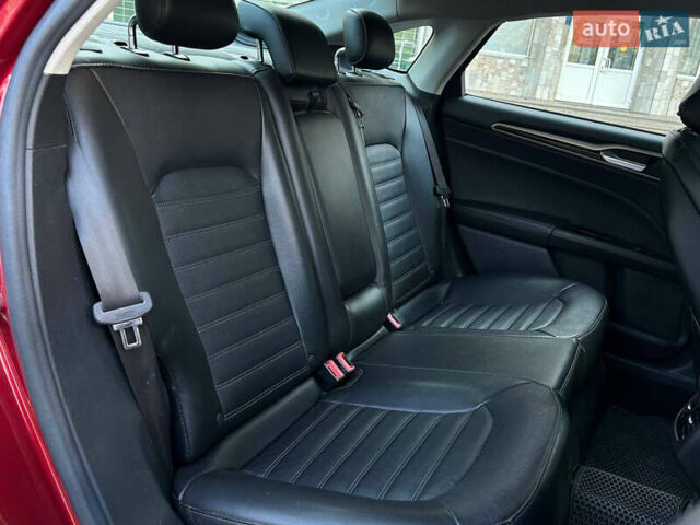 Красный Форд Фьюжн, объемом двигателя 2 л и пробегом 186 тыс. км за 13499 $, фото 11 на Automoto.ua