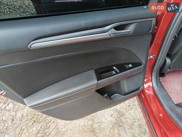 Красный Форд Фьюжн, объемом двигателя 2 л и пробегом 183 тыс. км за 13500 $, фото 25 на Automoto.ua