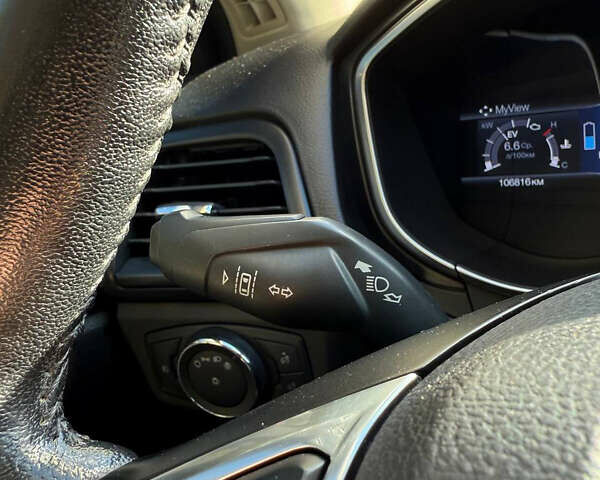 Червоний Форд Фьюжен, об'ємом двигуна 2 л та пробігом 106 тис. км за 15700 $, фото 16 на Automoto.ua