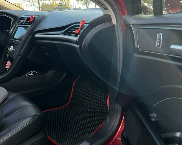 Красный Форд Фьюжн, объемом двигателя 2 л и пробегом 92 тыс. км за 17000 $, фото 38 на Automoto.ua