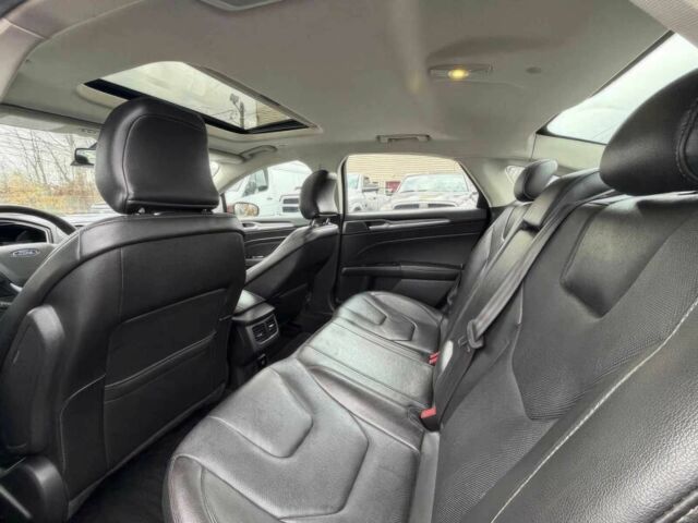 Красный Форд Фьюжн, объемом двигателя 2 л и пробегом 75 тыс. км за 5100 $, фото 8 на Automoto.ua