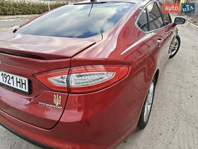 Красный Форд Фьюжн, объемом двигателя 2 л и пробегом 183 тыс. км за 13500 $, фото 10 на Automoto.ua