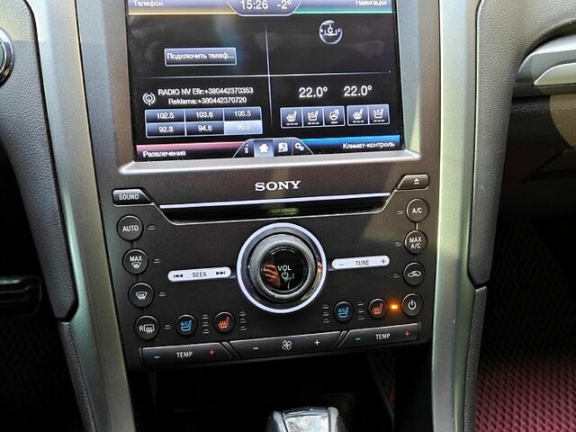 Красный Форд Фьюжн, объемом двигателя 2 л и пробегом 182 тыс. км за 13900 $, фото 12 на Automoto.ua