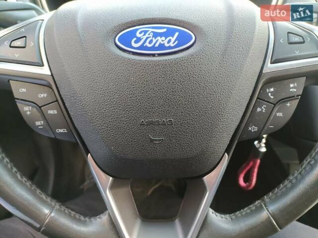 Красный Форд Фьюжн, объемом двигателя 1.5 л и пробегом 53 тыс. км за 11200 $, фото 4 на Automoto.ua