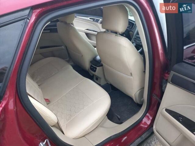 Красный Форд Фьюжн, объемом двигателя 2.49 л и пробегом 129 тыс. км за 12500 $, фото 4 на Automoto.ua