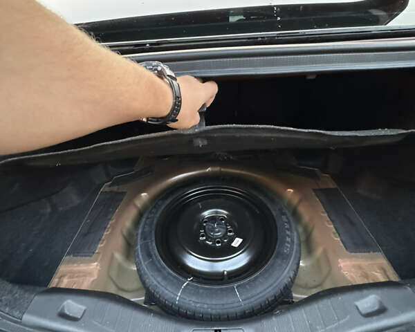 Красный Форд Фьюжн, объемом двигателя 2 л и пробегом 190 тыс. км за 11850 $, фото 9 на Automoto.ua