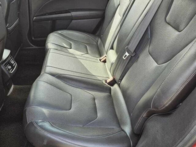 Красный Форд Фьюжн, объемом двигателя 2 л и пробегом 78 тыс. км за 9000 $, фото 9 на Automoto.ua