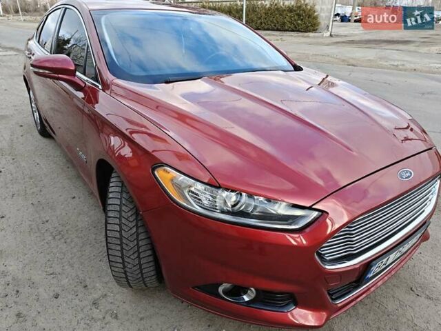 Красный Форд Фьюжн, объемом двигателя 2 л и пробегом 183 тыс. км за 13500 $, фото 5 на Automoto.ua