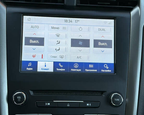 Красный Форд Фьюжн, объемом двигателя 2 л и пробегом 211 тыс. км за 12999 $, фото 10 на Automoto.ua