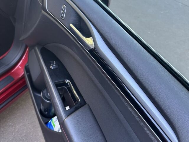 Красный Форд Фьюжн, объемом двигателя 2.5 л и пробегом 125 тыс. км за 10800 $, фото 12 на Automoto.ua