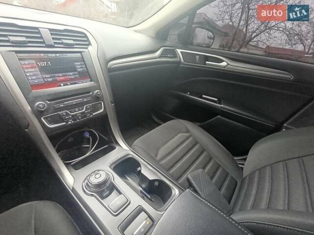 Красный Форд Фьюжн, объемом двигателя 1.5 л и пробегом 99 тыс. км за 11200 $, фото 7 на Automoto.ua